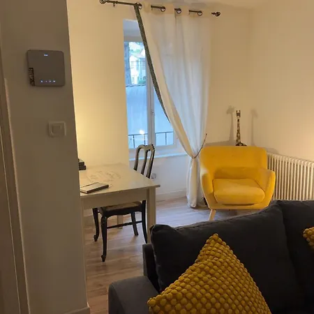 Joyeuse Tivoline Apartament