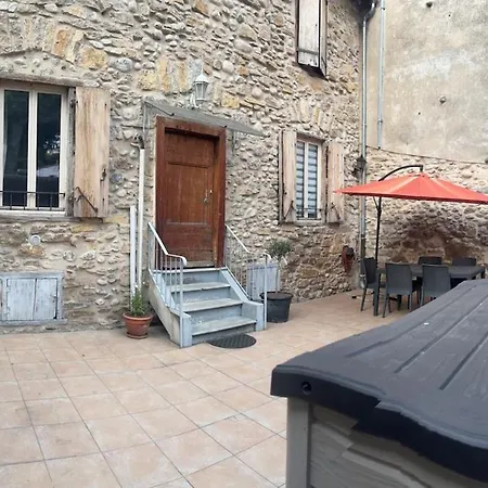 Joyeuse Tivoline Apartament